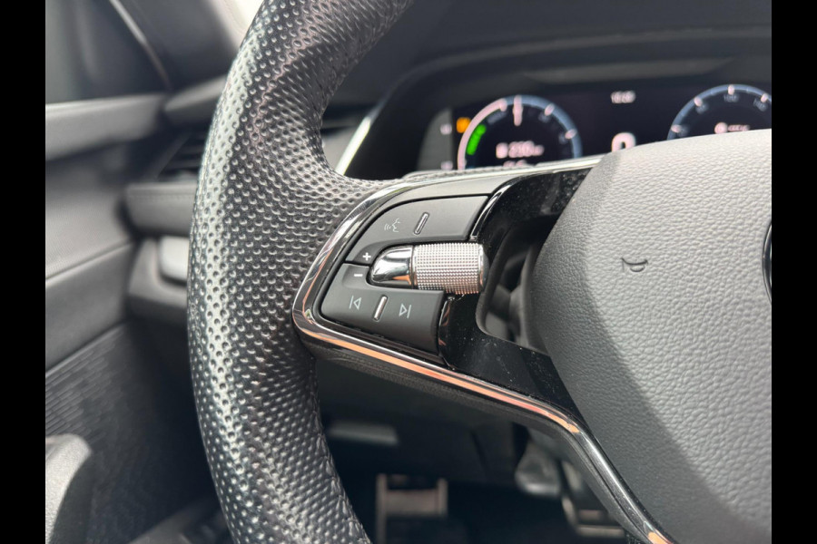 Škoda Octavia Combi 1.4 TSI iV PHEV Sport Panorama Memory Camera VOL !