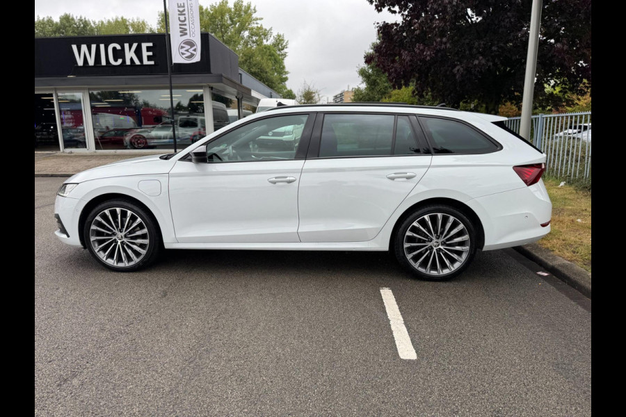 Škoda Octavia Combi 1.4 TSI iV PHEV Sport Panorama Memory Camera VOL !