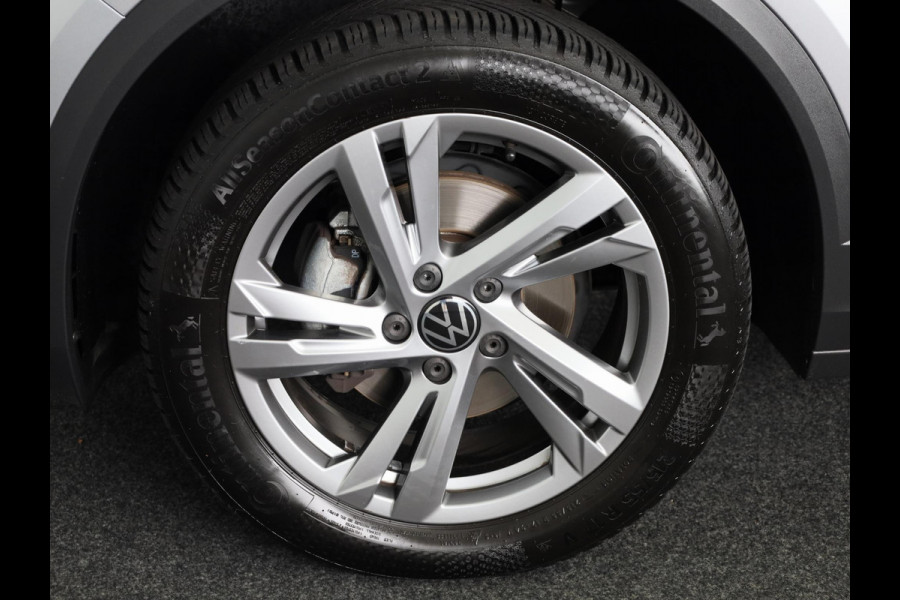 Volkswagen T-Roc 1.0 TSI R-Line Business 110 pk | Verlengde garantie | Navigatie | Parkeersensoren (Park assist) | Achteruitrijcamera | Adaptieve cruise control | R-Line |