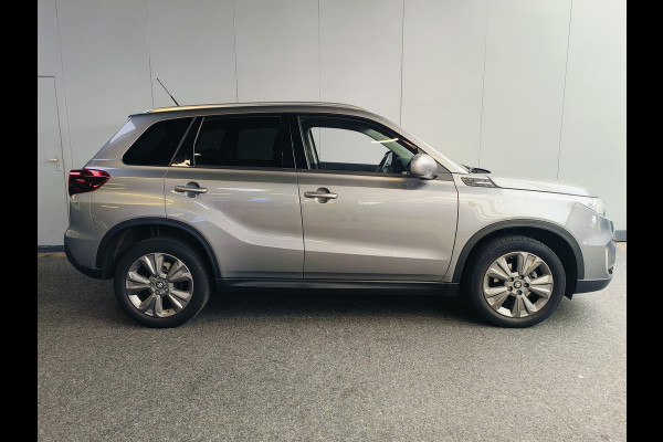 Suzuki Vitara 1.4 Boosterjet Select Automaat Rijklaar + 12 maanden Bovag-garantie Henk Jongen Auto's in Helmond,  al 50 jaar service zoals 't hoort!
