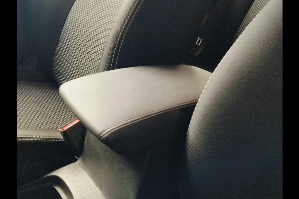 Suzuki Vitara 1.4 Boosterjet Select Automaat Rijklaar + 12 maanden Bovag-garantie Henk Jongen Auto's in Helmond,  al 50 jaar service zoals 't hoort!