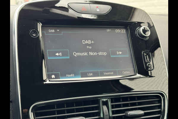 Renault Clio 0.9 TCe Intens Climate control Cruise control Bekleding half leer/half stof Parkeersensoren v/a plus camera