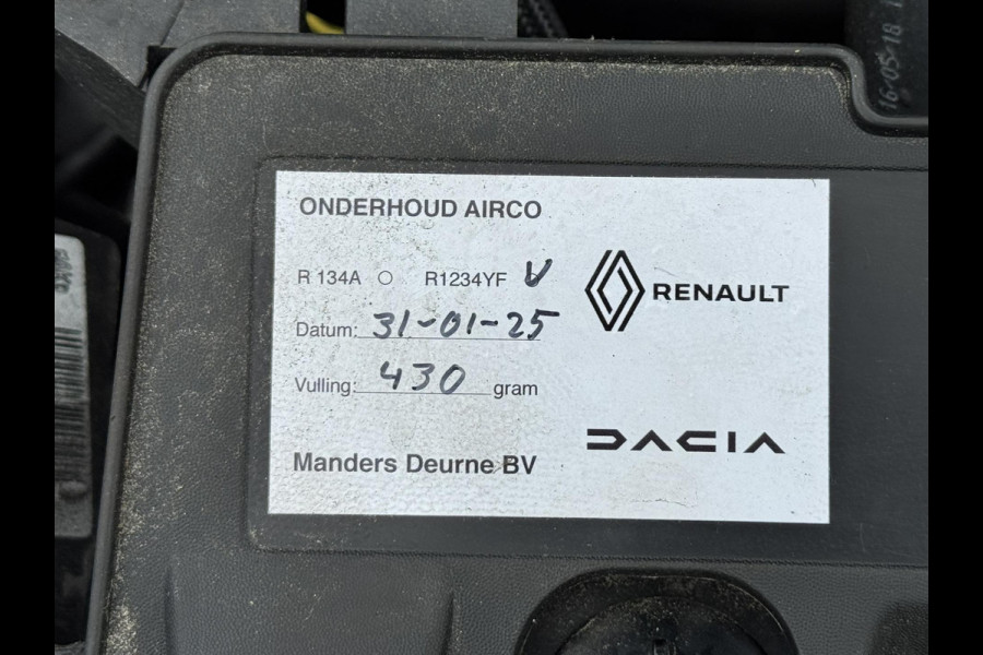 Renault Clio 0.9 TCe Intens Climate control Cruise control Bekleding half leer/half stof Parkeersensoren v/a plus camera