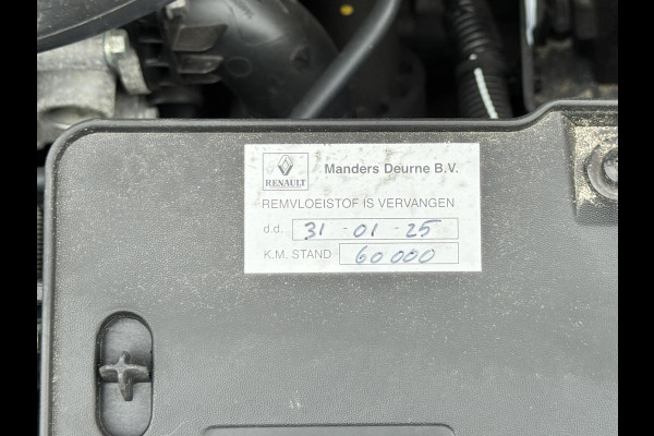 Renault Clio 0.9 TCe Intens Climate control Cruise control Bekleding half leer/half stof Parkeersensoren v/a plus camera