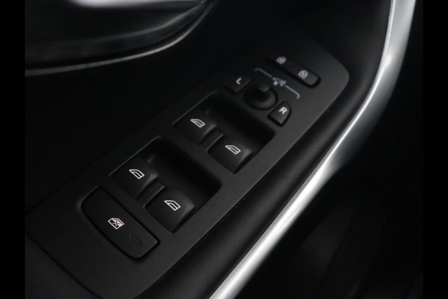 Volvo V40 1.5 T3 Polar+ Sport | Panoramadak | Stoelverwarming | Camera | Full LED | Navigatie | Park Assist | Harman/Kardon | Keyless | R Design