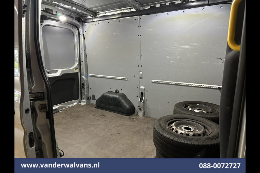 Ford Transit 2.0 TDCI 130pk L2H2 Euro6 Airco | Camera | Navigatie | Apple Carplay | Android Auto LED, Cruiscontrol, Verwamde voorruit, Bijrijdersbank, Parkeersensoren