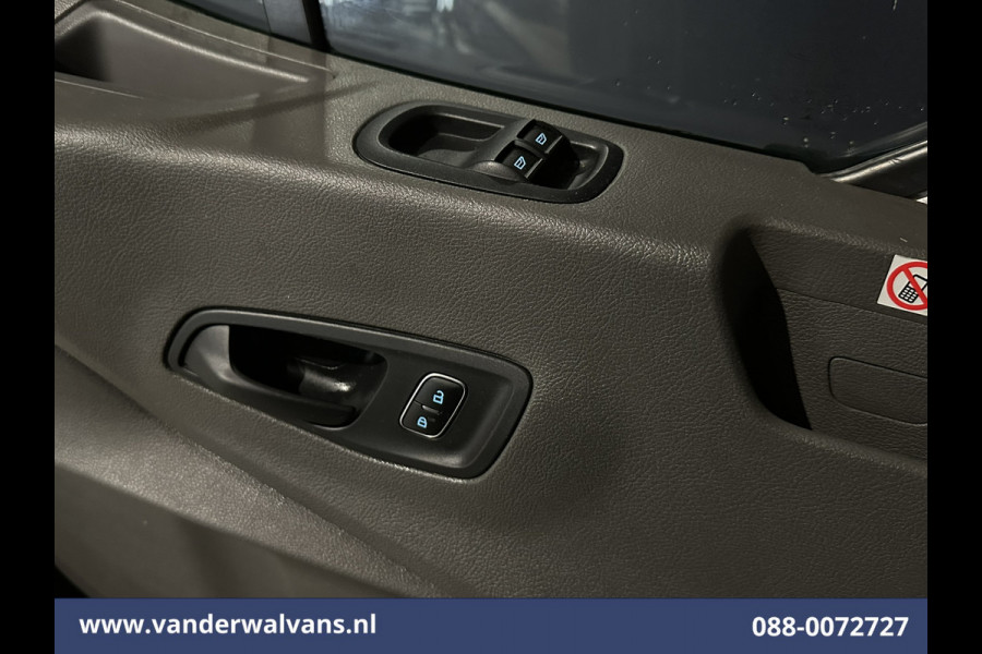 Ford Transit 2.0 TDCI 130pk L2H2 Euro6 Airco | Camera | Navigatie | Apple Carplay | Android Auto LED, Cruiscontrol, Verwamde voorruit, Bijrijdersbank, Parkeersensoren