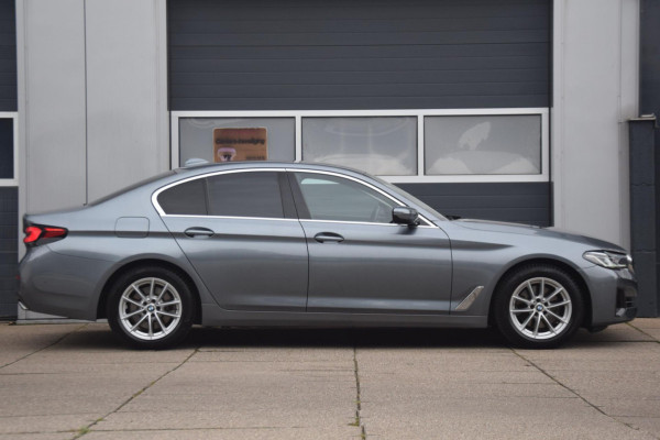 BMW 5 Serie 520i Business Edition Plus CAMERA/HIFI SYSTEM/ADAPTIEVE CRUISE CONTROL