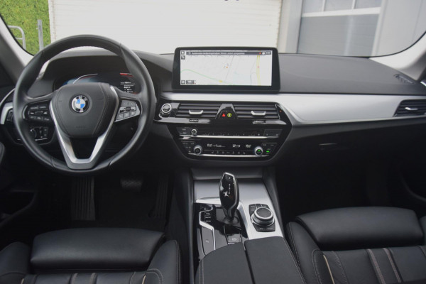 BMW 5 Serie 520i Business Edition Plus CAMERA/HIFI SYSTEM/ADAPTIEVE CRUISE CONTROL