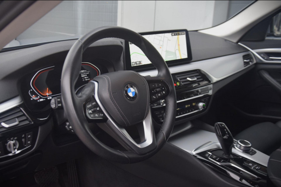 BMW 5 Serie 520i Business Edition Plus CAMERA/HIFI SYSTEM/ADAPTIEVE CRUISE CONTROL