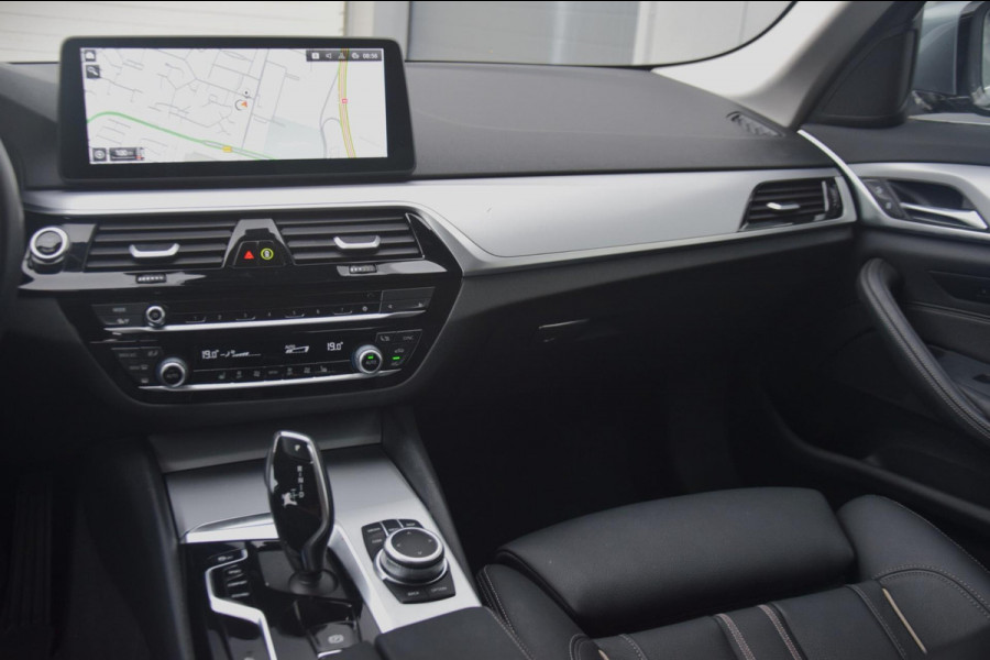 BMW 5 Serie 520i Business Edition Plus CAMERA/HIFI SYSTEM/ADAPTIEVE CRUISE CONTROL