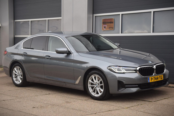 BMW 5 Serie 520i Business Edition Plus CAMERA/HIFI SYSTEM/ADAPTIEVE CRUISE CONTROL