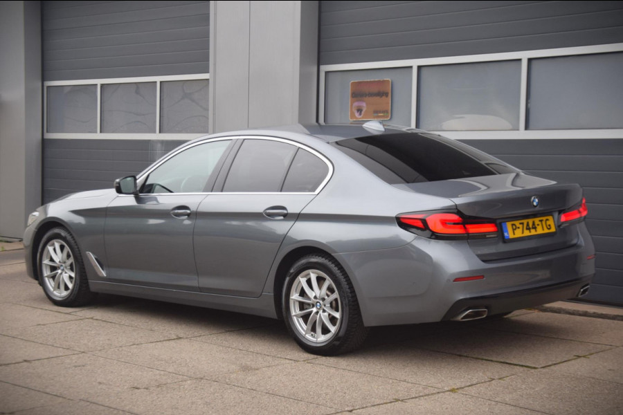 BMW 5 Serie 520i Business Edition Plus CAMERA/HIFI SYSTEM/ADAPTIEVE CRUISE CONTROL