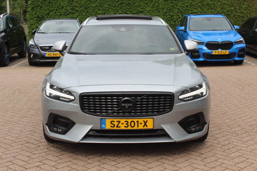 Volvo V90 2.0 D3 R-Design / Trekhaak / Panoramadak / Camera / Head-up / Leder / 19'' / Standverwarming / Dodehoek / Stuur+Stoelverwarming / Elektr. achterklep / ACC