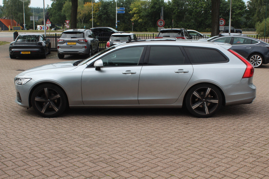 Volvo V90 2.0 D3 R-Design / Trekhaak / Panoramadak / Camera / Head-up / Leder / 19'' / Standverwarming / Dodehoek / Stuur+Stoelverwarming / Elektr. achterklep / ACC
