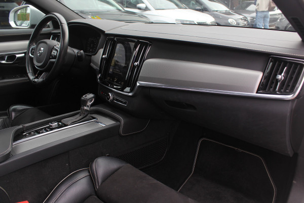 Volvo V90 2.0 D3 R-Design / Trekhaak / Panoramadak / Camera / Head-up / Leder / 19'' / Standverwarming / Dodehoek / Stuur+Stoelverwarming / Elektr. achterklep / ACC