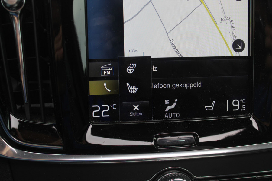 Volvo V90 2.0 D3 R-Design / Trekhaak / Panoramadak / Camera / Head-up / Leder / 19'' / Standverwarming / Dodehoek / Stuur+Stoelverwarming / Elektr. achterklep / ACC
