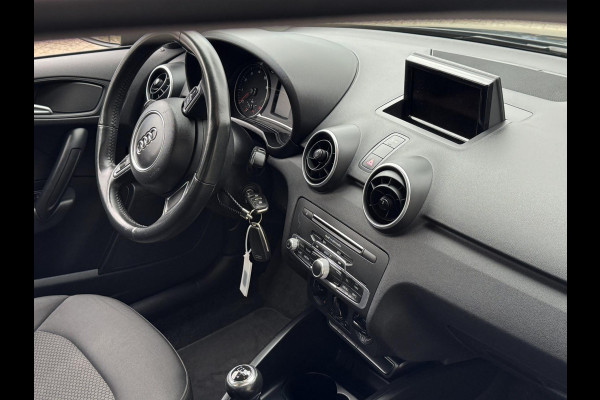 Audi A1 Sportback 1.0 TFSi Design - Navigatie I Airco I PDC I Nwe 18 inch Sport velgen I Comfort pakket I Dealer onderhouden