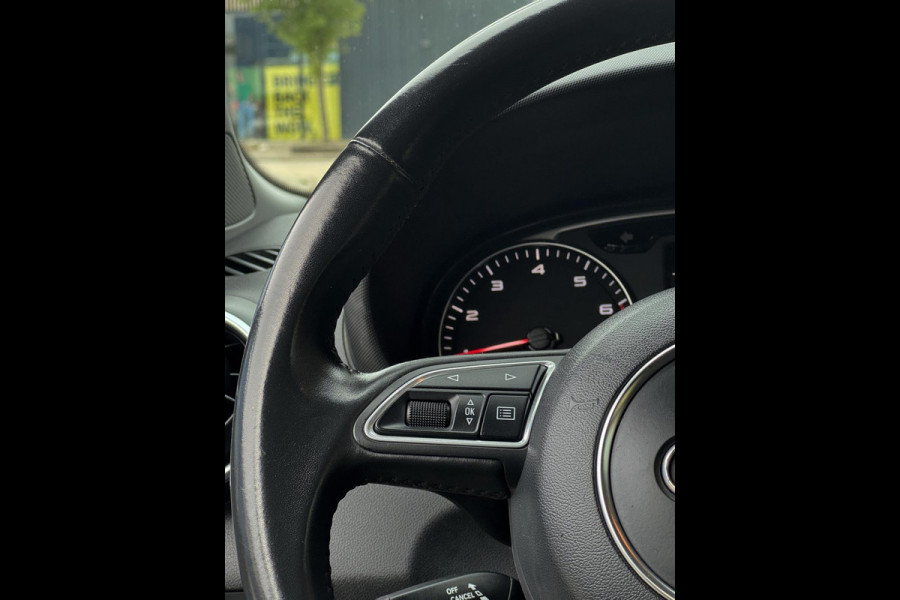 Audi A1 Sportback 1.0 TFSi Design - Navigatie I Airco I PDC I Nwe 18 inch Sport velgen I Comfort pakket I Dealer onderhouden