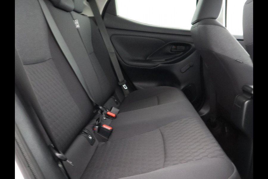 Toyota Yaris 1.5 Hybrid Active Bi-Tone | Apple Carplay& AndroidAUTO | Privacy Glass | Adapt.Cruise Control |