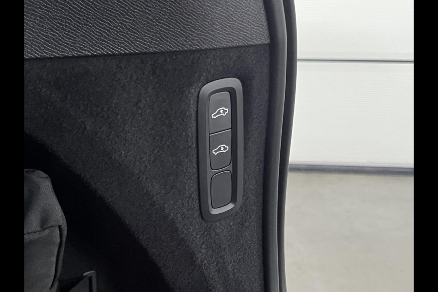 Volvo XC90 2.0 T8 Plug-in hybrid Plus Dark *Facelift* | Luchtvering | Open dak | Adapt. Cruise | Harman & Kardon | Google |