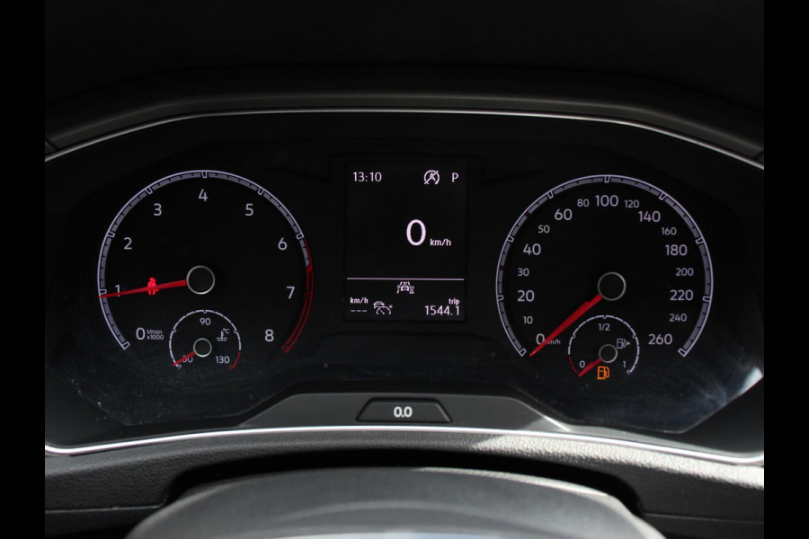 Volkswagen T-Roc 1.5 TSI 150pk Automaat Style | Navigatie | Climate Control | Adaptieve Cruise Control | Electrisch bedienbare achterklep | Camera | Parkeersensoren Voor en Achter | Verwarmbare voorstoelen