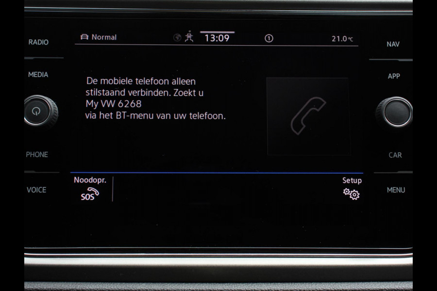 Volkswagen T-Roc 1.5 TSI 150pk Automaat Style | Navigatie | Climate Control | Adaptieve Cruise Control | Electrisch bedienbare achterklep | Camera | Parkeersensoren Voor en Achter | Verwarmbare voorstoelen