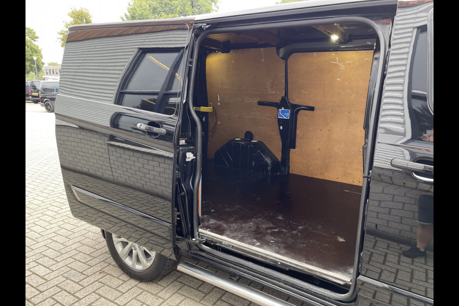 Ford Transit Custom 270 2.2 TDCI 125pk L1H1 Anniversary Edition / vaste prijs rijklaar € 12.950 ex btw / lichtmetalen velgen / stoelverwarming / half leer / cruise / airco / navi / trekhaak 2500 kg !