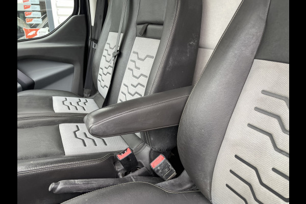 Ford Transit Custom 270 2.2 TDCI 125pk L1H1 Anniversary Edition / vaste prijs rijklaar € 12.950 ex btw / lichtmetalen velgen / stoelverwarming / half leer / cruise / airco / navi / trekhaak 2500 kg !
