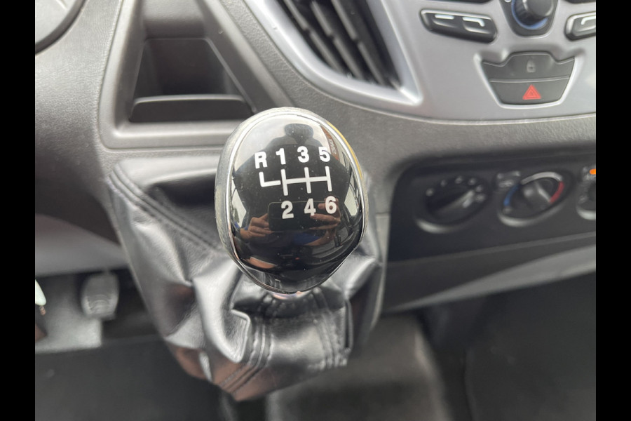 Ford Transit Custom 270 2.2 TDCI 125pk L1H1 Anniversary Edition / vaste prijs rijklaar € 12.950 ex btw / lichtmetalen velgen / stoelverwarming / half leer / cruise / airco / navi / trekhaak 2500 kg !