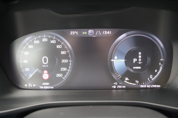 Volvo XC40 1.5 T4 Plug-in Hybrid 211 PK Core Bright, Camera, Climate Control, Carplay
