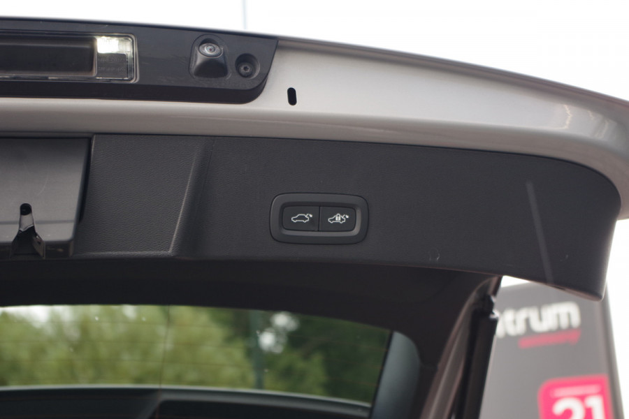 Volvo XC40 1.5 T4 Plug-in Hybrid 211 PK Core Bright, Camera, Climate Control, Carplay