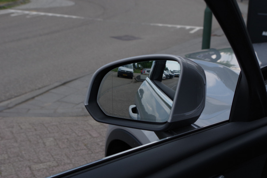 Volvo XC40 1.5 T4 Plug-in Hybrid 211 PK Core Bright, Camera, Climate Control, Carplay
