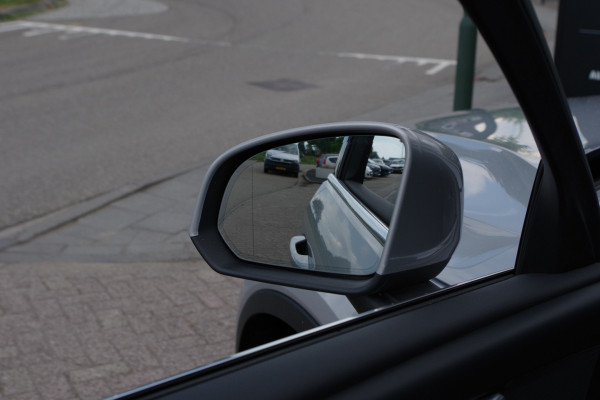 Volvo XC40 1.5 T4 Plug-in Hybrid 211 PK Core Bright, Camera, Climate Control, Carplay