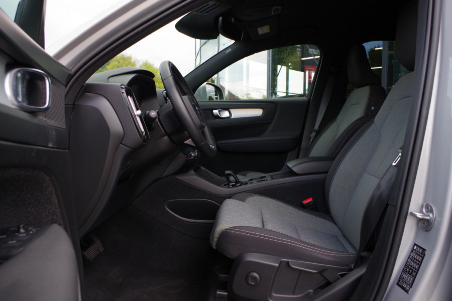 Volvo XC40 1.5 T4 Plug-in Hybrid 211 PK Core Bright, Camera, Climate Control, Carplay