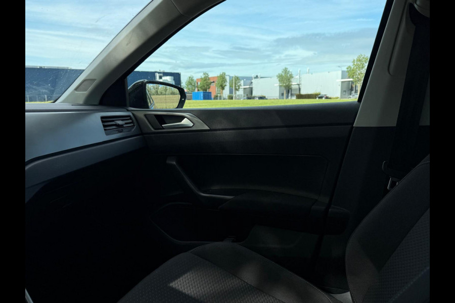 Volkswagen Polo 1.0 TSI Comfortline Prijs is een meeneemprijs van 13.950,- euro!