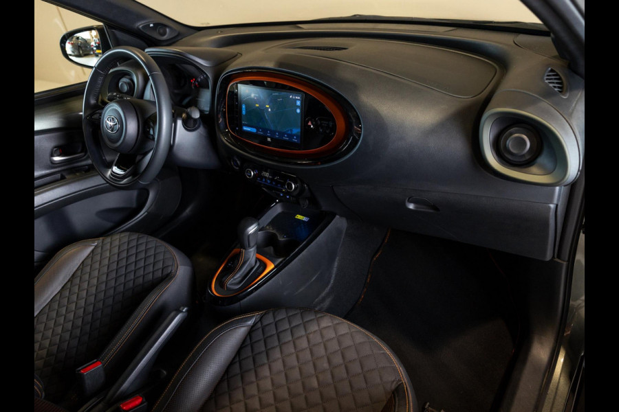 Toyota Aygo X 1.0 VVT-i S-CVT Limited / 72pk / Trekhaak / Stoelverwarming / JBL / Apple CarPlay /
