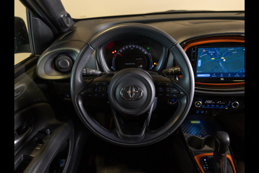 Toyota Aygo X 1.0 VVT-i S-CVT Limited / 72pk / Trekhaak / Stoelverwarming / JBL / Apple CarPlay /