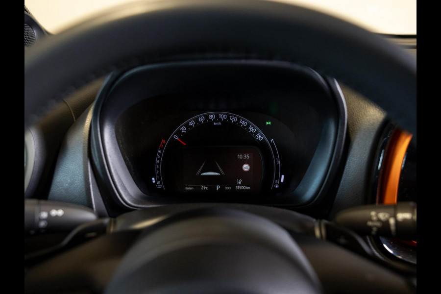 Toyota Aygo X 1.0 VVT-i S-CVT Limited / 72pk / Trekhaak / Stoelverwarming / JBL / Apple CarPlay /