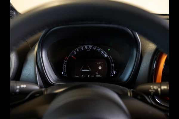 Toyota Aygo X 1.0 VVT-i S-CVT Limited / 72pk / Trekhaak / Stoelverwarming / JBL / Apple CarPlay /