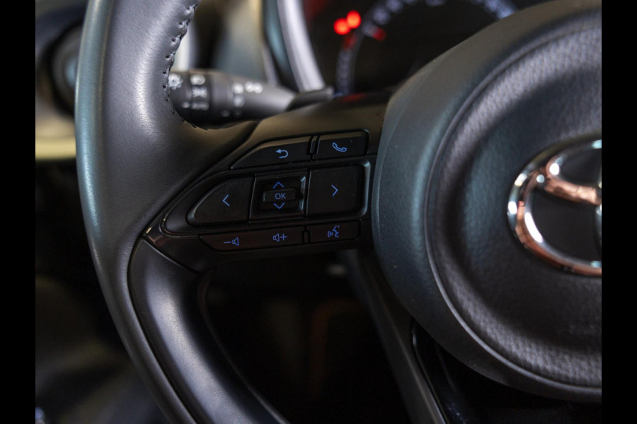 Toyota Aygo X 1.0 VVT-i S-CVT Limited / 72pk / Trekhaak / Stoelverwarming / JBL / Apple CarPlay /