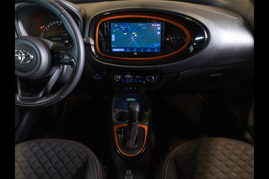Toyota Aygo X 1.0 VVT-i S-CVT Limited / 72pk / Trekhaak / Stoelverwarming / JBL / Apple CarPlay /
