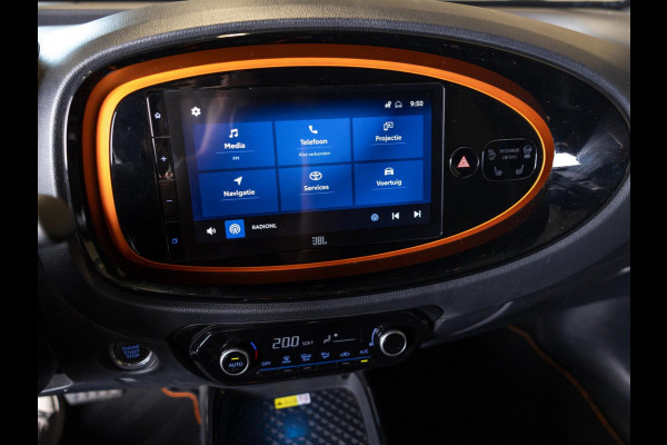 Toyota Aygo X 1.0 VVT-i S-CVT Limited / 72pk / Trekhaak / Stoelverwarming / JBL / Apple CarPlay /