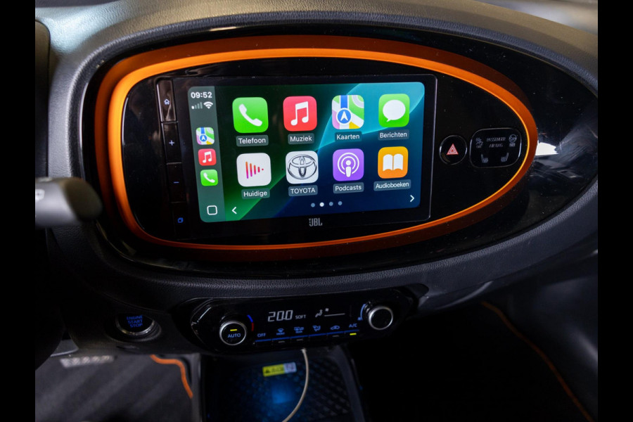 Toyota Aygo X 1.0 VVT-i S-CVT Limited / 72pk / Trekhaak / Stoelverwarming / JBL / Apple CarPlay /