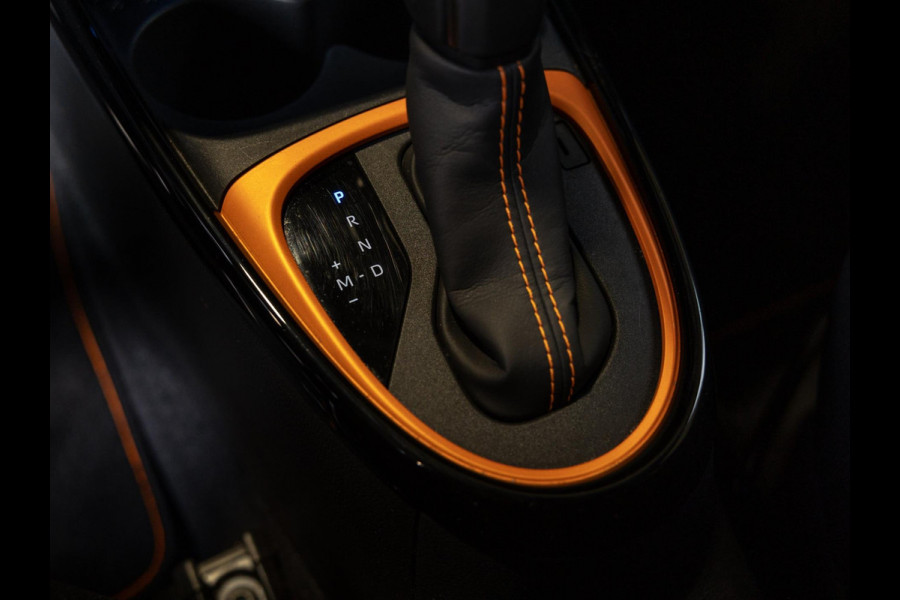 Toyota Aygo X 1.0 VVT-i S-CVT Limited / 72pk / Trekhaak / Stoelverwarming / JBL / Apple CarPlay /