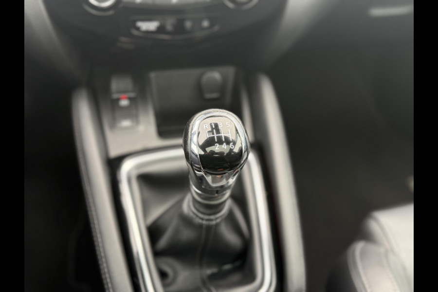 Nissan QASHQAI 1.3 DIG-T Tekna + 2e Eigenaar,Pano,Navi,Camera,Trekhaak,Stoelverwarming,Clima,Cruise,Pdc V+A,Keyless,Halfleder,Dealer Onderhouden,Apk tot 03-2026