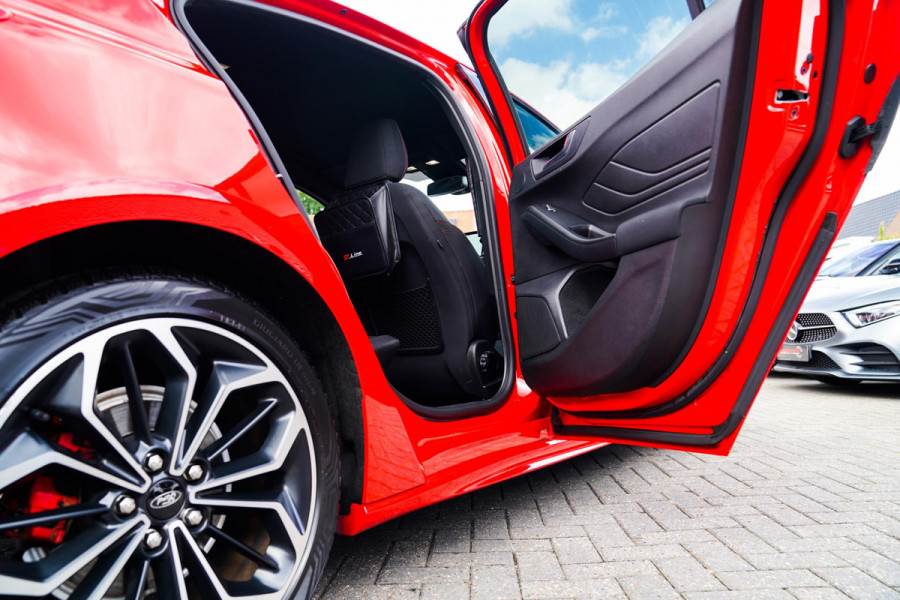 Ford Focus 1.0 EcoBoost ST Line Business | Stuurwiel verwarming | Achteruitrij camera
