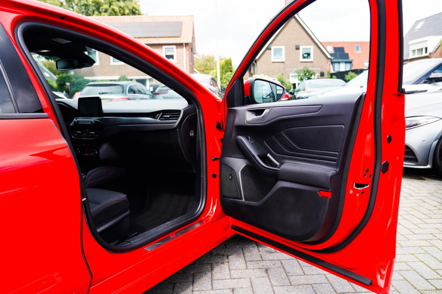 Ford Focus 1.0 EcoBoost ST Line Business | Stuurwiel verwarming | Achteruitrij camera