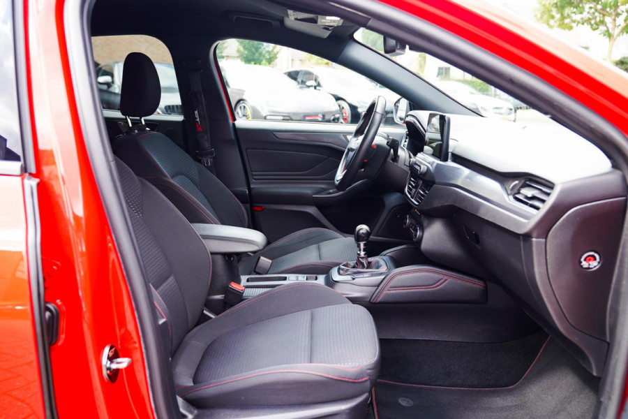 Ford Focus 1.0 EcoBoost ST Line Business | Stuurwiel verwarming | Achteruitrij camera