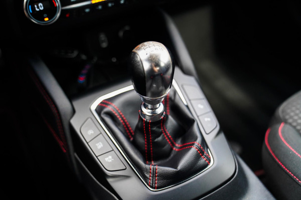 Ford Focus 1.0 EcoBoost ST Line Business | Stuurwiel verwarming | Achteruitrij camera